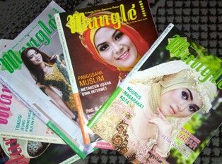 Sejarah Media Bahasa Sunda Dan Fenomena Majalah Mangle Kompasiana Com