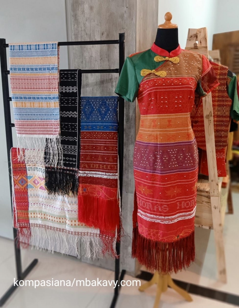 Inovasi Kain Ulos Busana Modern Dalam Balutan Nuansa Tradisional Halaman All Kompasiana Com Inovasi Kain Ulos Busana Modern Dalam Balutan Nuansa Tradisional Halaman All Kompasiana Com