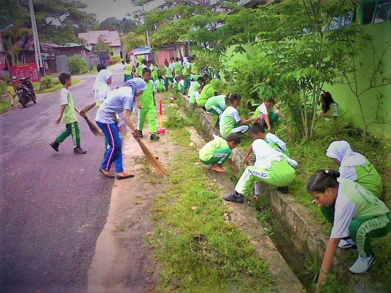 Era Gotong Royong yang Sudah Tenggelam Ditelan Zaman Era Gotong Royong yang Sudah Tenggelam Ditelan Zaman