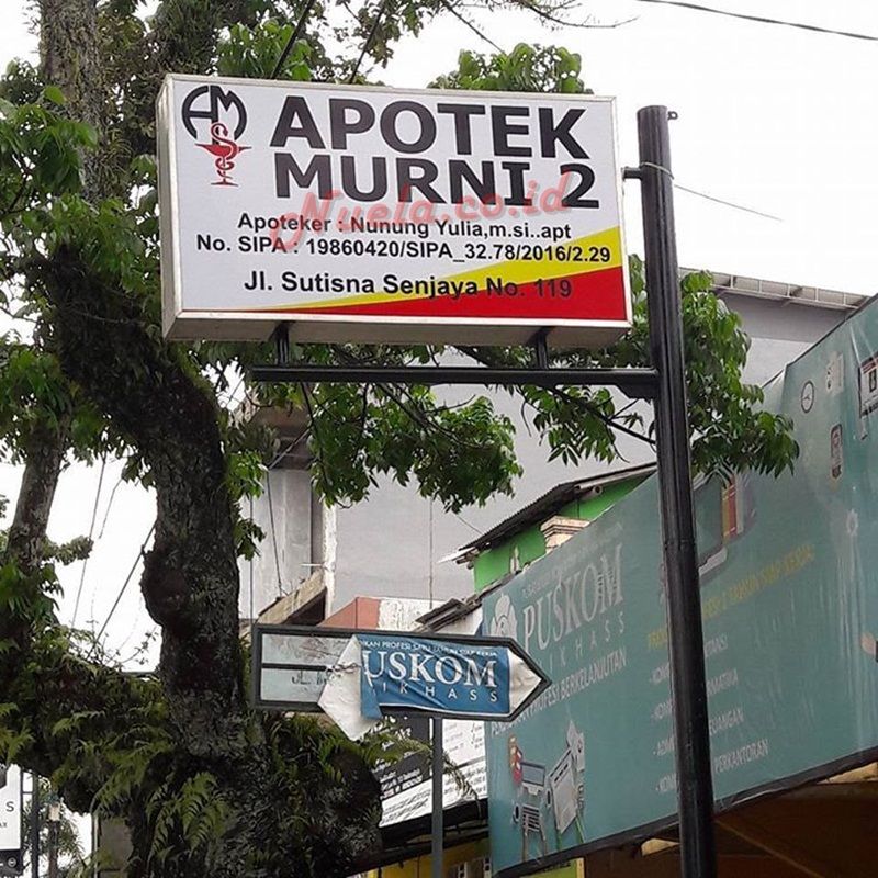 Contoh Spanduk Apotek desain spanduk keren