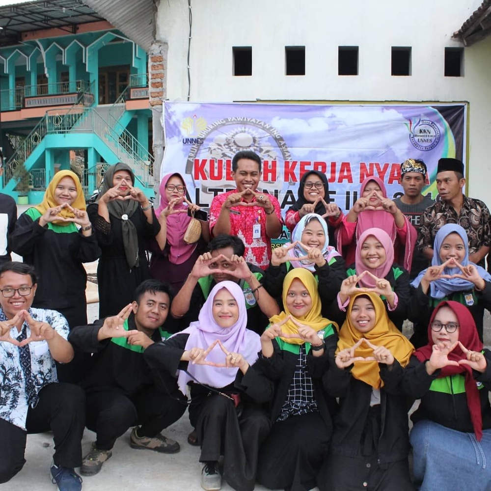 KKN UNNES dan Dinas Koperasi UMKM Kabupaten Semarang KKN UNNES dan Dinas Koperasi UMKM Kabupaten Semarang