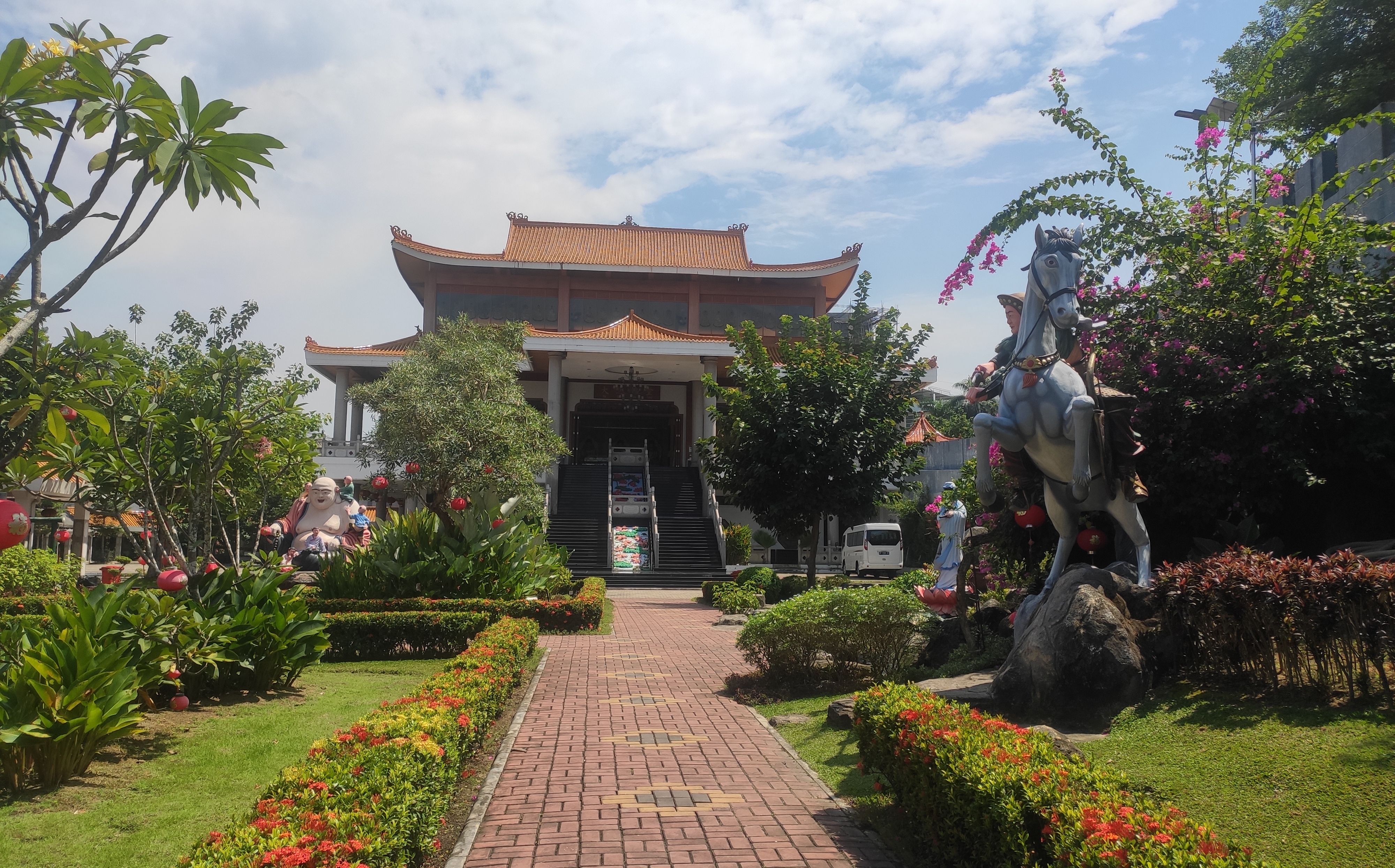 Tempat Wisata Di Batam Vihara Budhi Bhakti Kompasiana Com