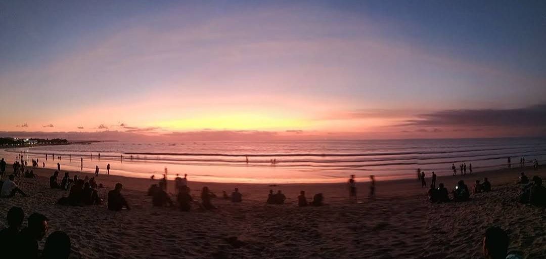 Suasana Pagi dan Sore Hari di Pantai Kuta Bali - Kompasiana.com