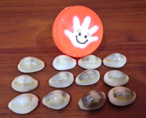 Permainan  Tradisional Bola Bekel dan Manfaatnya   Permainan  Tradisional Bola Bekel dan Manfaatnya