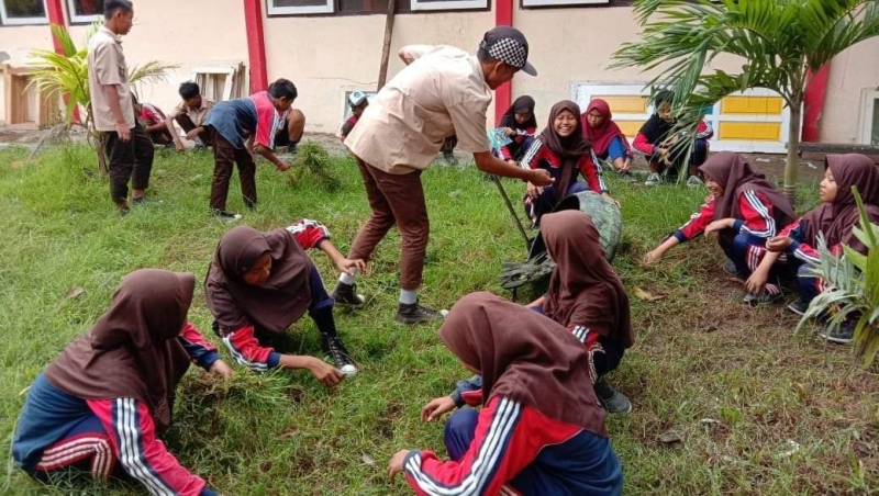 Contoh Gambar Manusia Dengan Kegiatannya