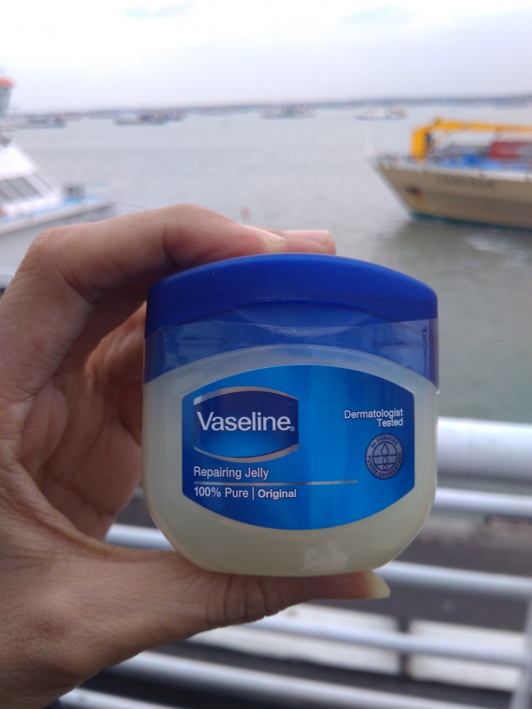 Review Vaseline Repairing Jelly Halaman 1 - Kompasiana.com