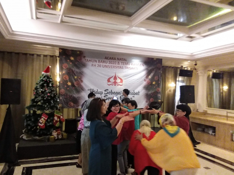 Ini Pemain Ular Yang Peduli Korban Banjir Halaman 1 Kompasiana Com Ini Pemain Ular Yang Peduli Korban Banjir Halaman 1 Kompasiana Com