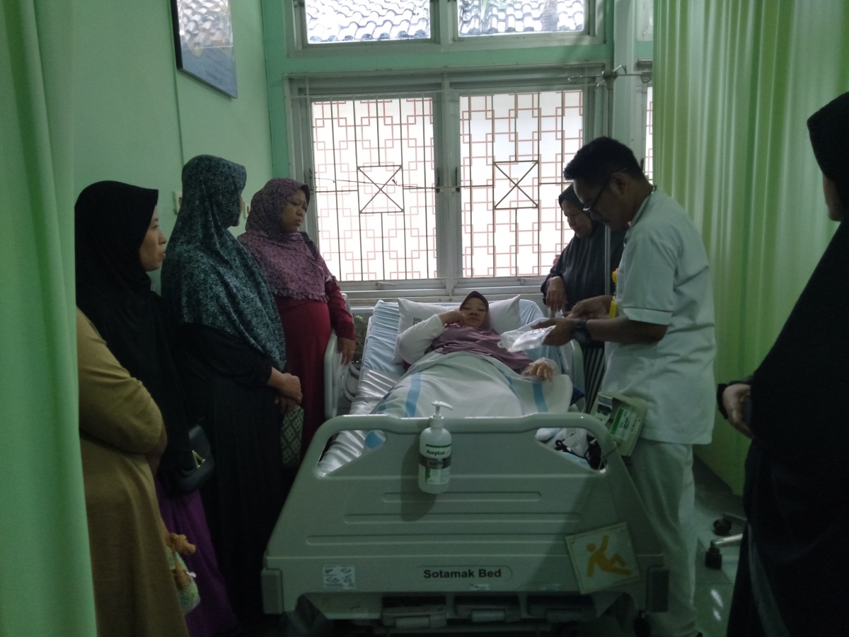 Menjenguk Orang Sakit Bagian dari Empati dan Pelajaran Menjenguk Orang Sakit Bagian dari Empati dan Pelajaran