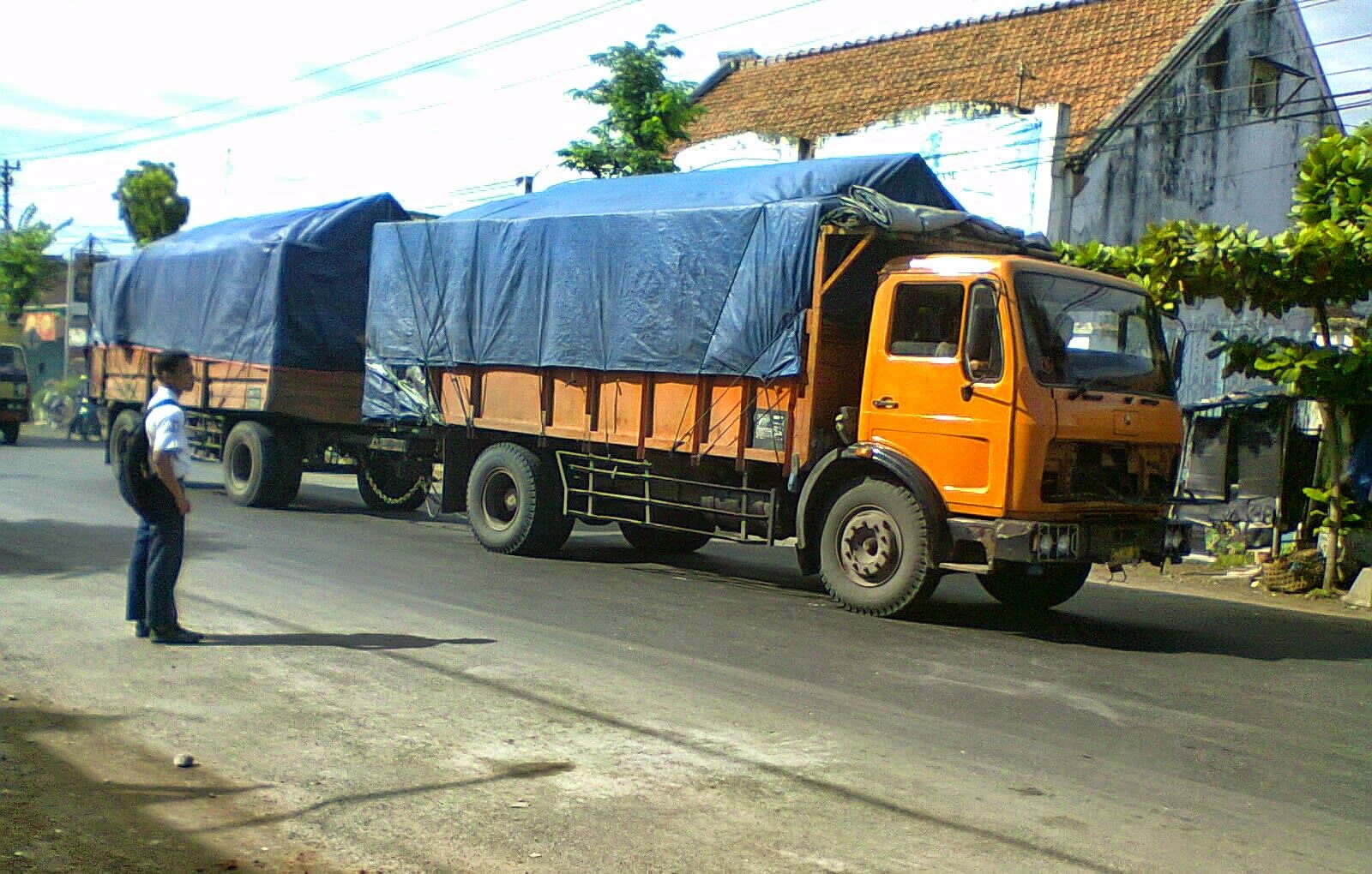 Jangan Hidup Seperti Truk Gandengan Halaman 1 Kompasianacom