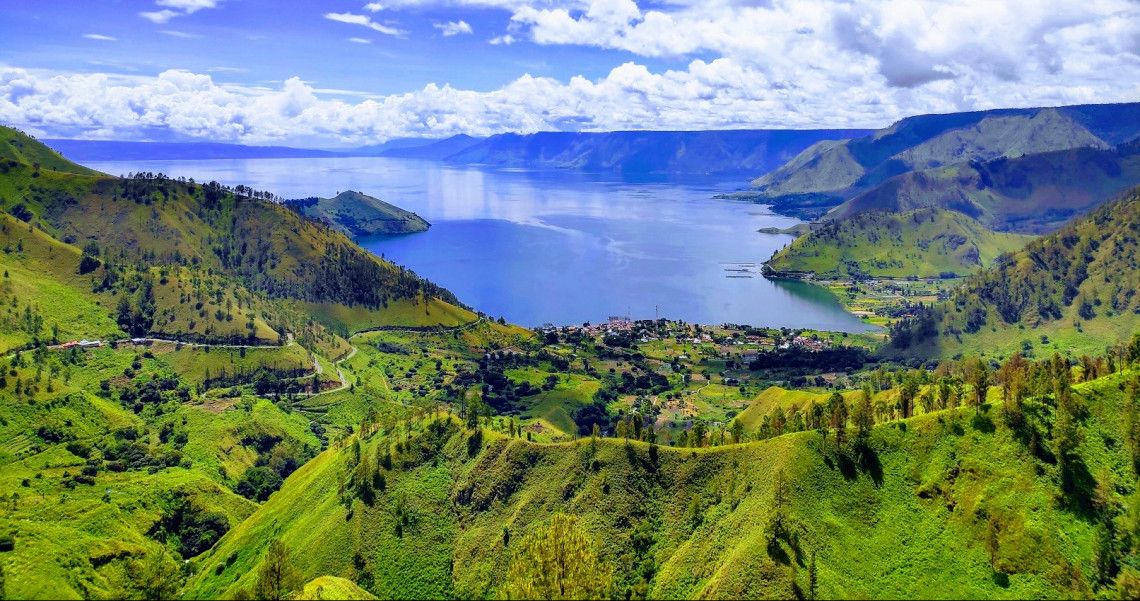 View Danau Destinasi Wisata Danau Toba, Danau Terluas Ke-2 Dunia - Kompasiana.com