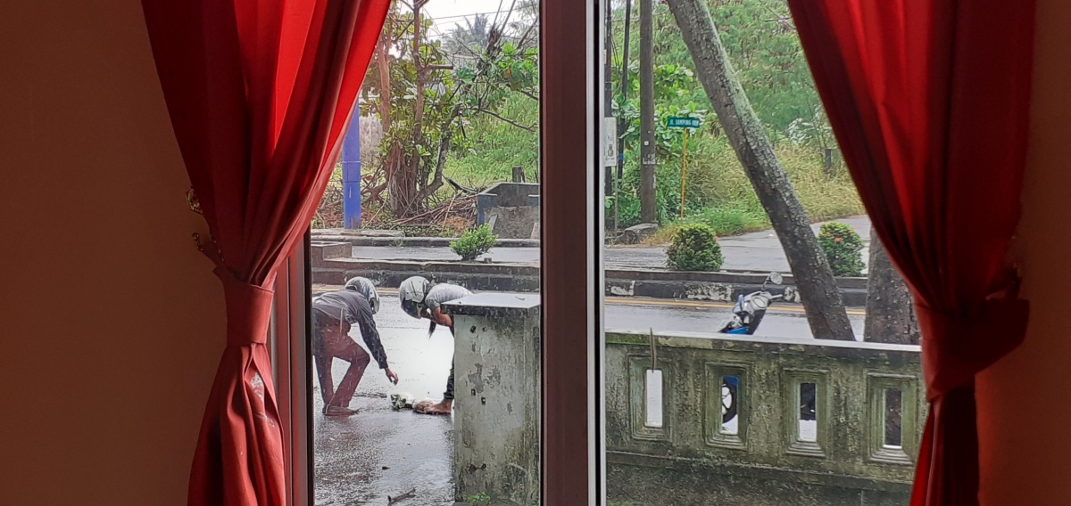 Puisi Perempuan Terjatuh Setelah Hujan Kompasiana com Puisi Perempuan Terjatuh Setelah Hujan Kompasiana com