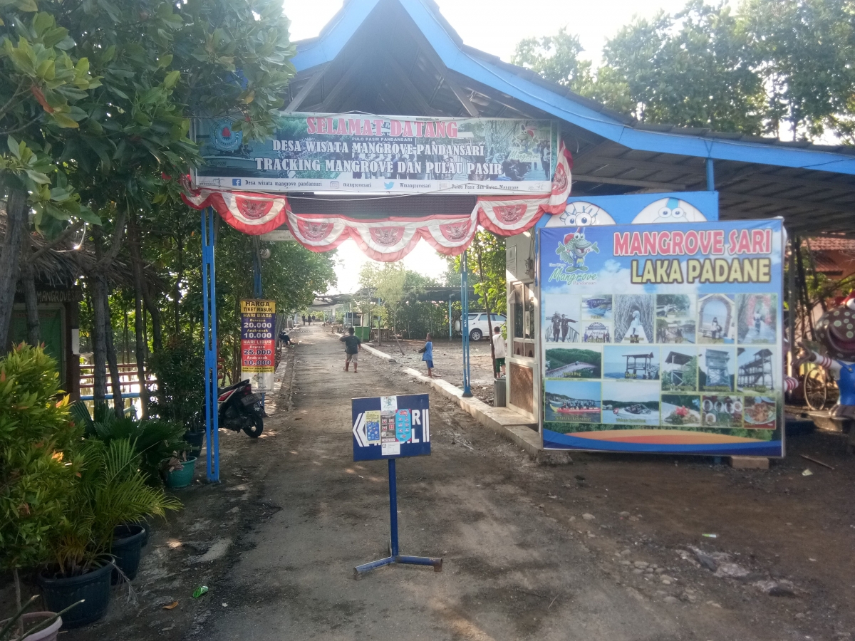 Ribuan Pengunjung Kecewa Tak Bisa Masuk Tempat Wisata Di Brebes Ribuan Pengunjung Kecewa Tak Bisa Masuk Tempat Wisata Di Brebes