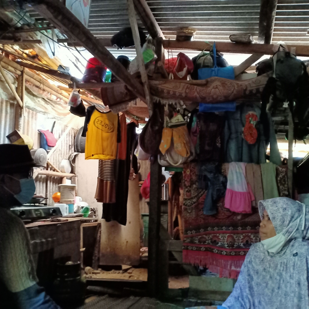 Guru Ngaji di Cibinong Tinggal di Bekas Kandang Soang dan Guru Ngaji di Cibinong Tinggal di Bekas Kandang Soang dan