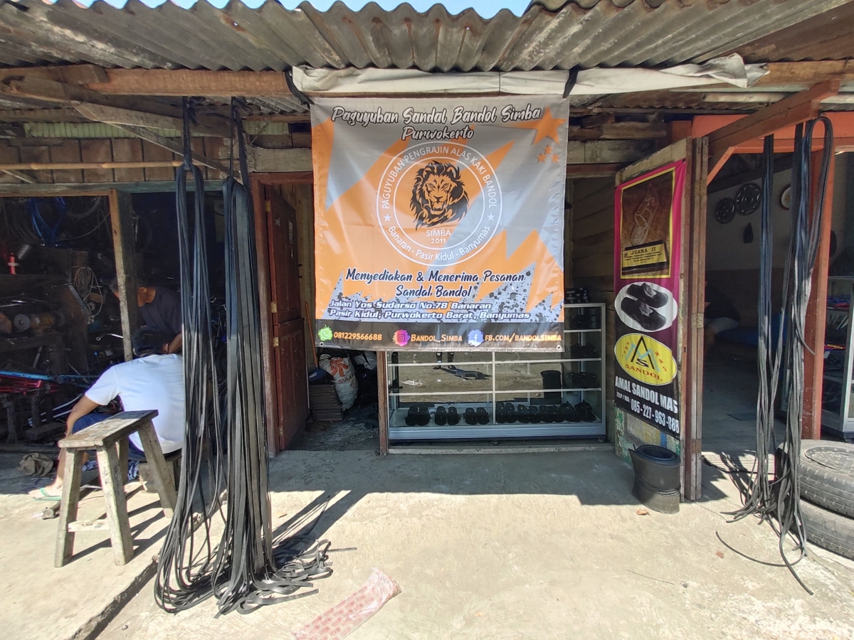 Sandal Bandol Purwokerto Kerajinan Sandal dari Bahan Sandal Bandol Purwokerto Kerajinan Sandal dari Bahan