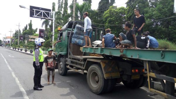 Dayak Truk Aman atau Beresiko Kompasiana com Dayak Truk Aman atau Beresiko Kompasiana com