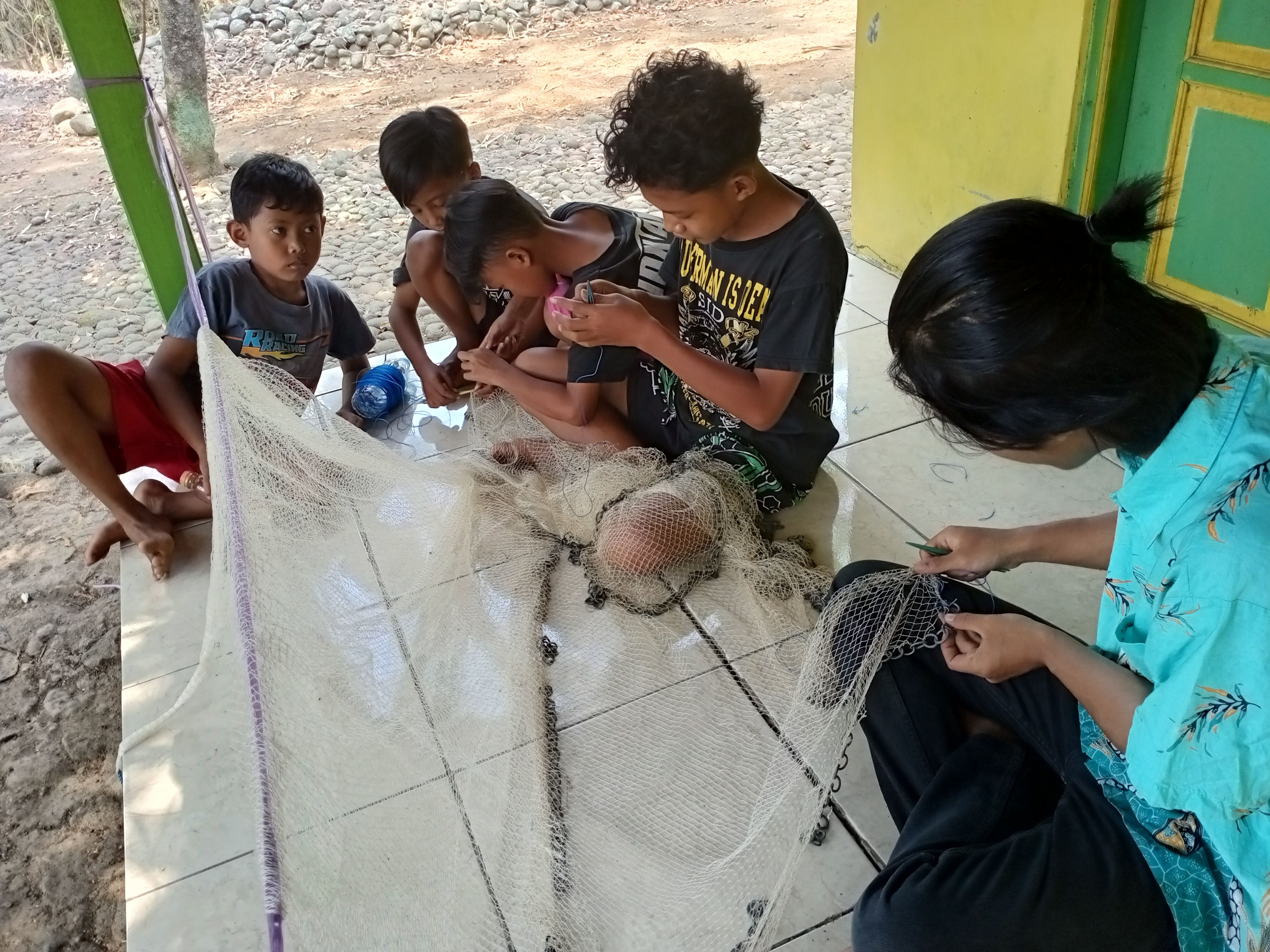 Menyalurkan Hobi Anak-anak Sekolah, Mahasiswa KKN Tim II Undip Ajari ...