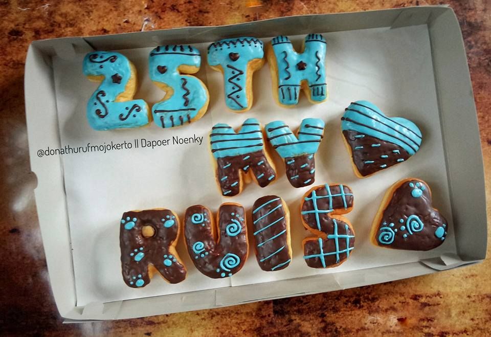 Katakan Dengan Donat Huruf Halaman All Kompasiana Com