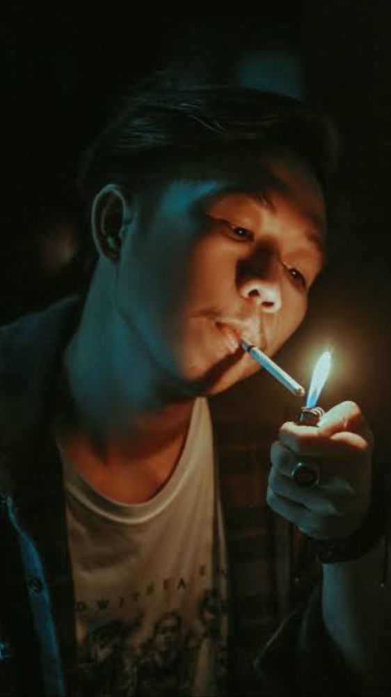 Kau, Sebatang Rokok, dan Pematik Api - Kompasiana.com