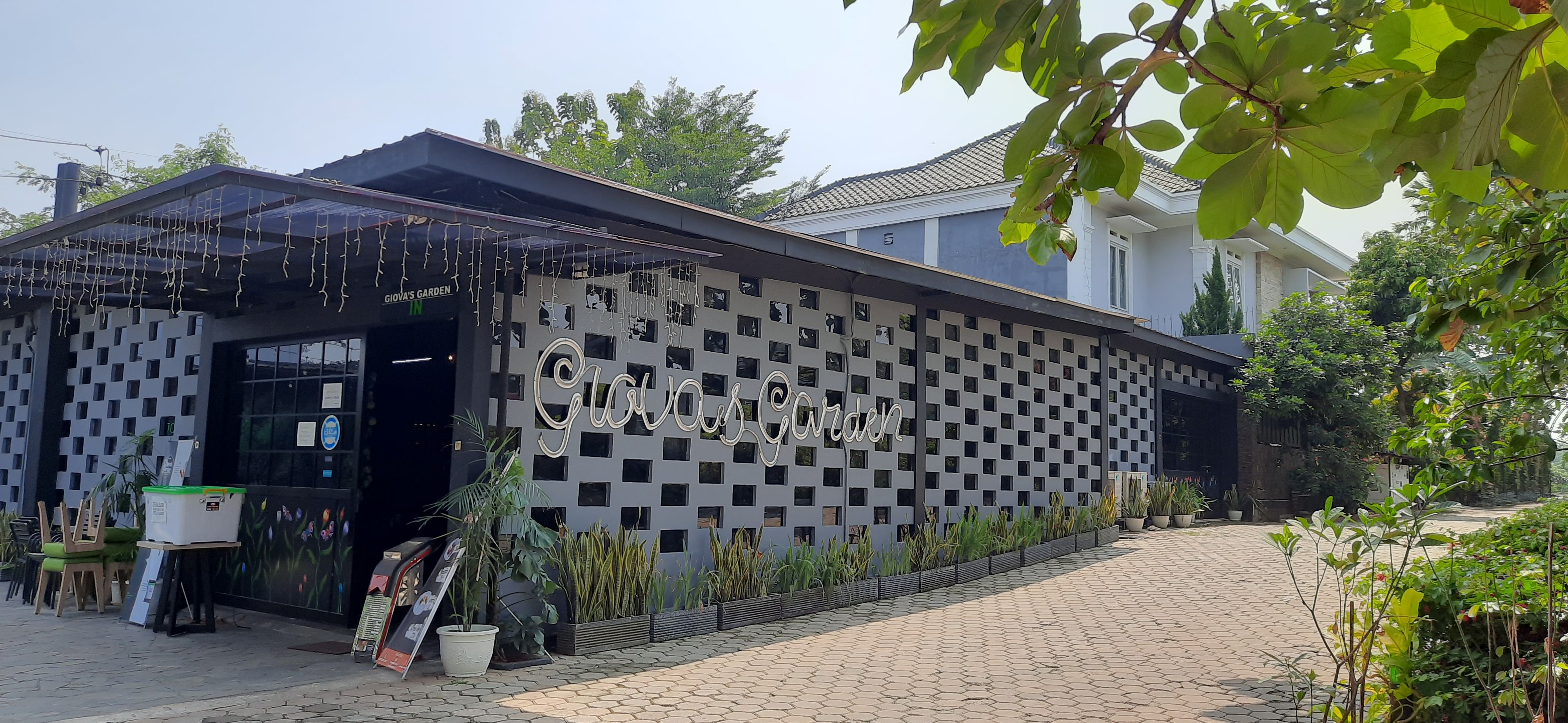 Giova S Garden Cafe Dan Resto Yang Cozy Buat Nongki Di Kabupaten Bogor Halaman 1 Kompasiana Com