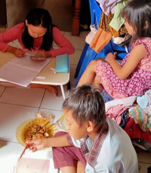 Kegaduhan Itu Berjudul Tugas dari Sekolah Halaman 1