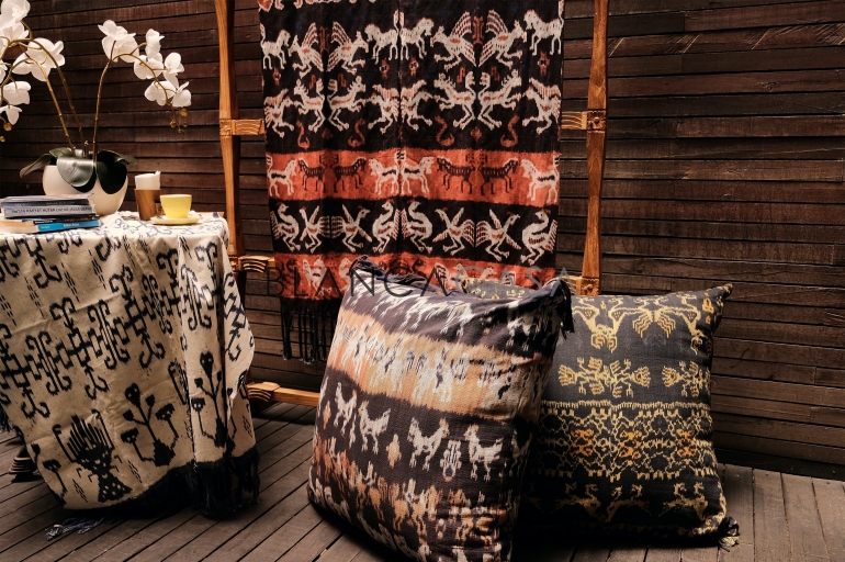 Kain Batik Dan Tenun Inspirasi Untuk Dekorasi Interior Halaman 1 Kompasiana Com