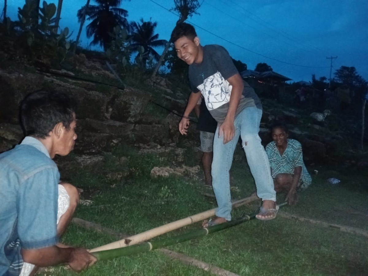 Permainan Tradiosional Manggarai Rangkuk Alu Permainan Tradiosional Manggarai Rangkuk Alu