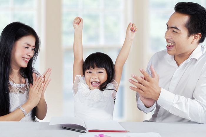Pentingnya Komunikasi antara Orangtua dan Anak dalam Keluarga -  Kompasiana.com