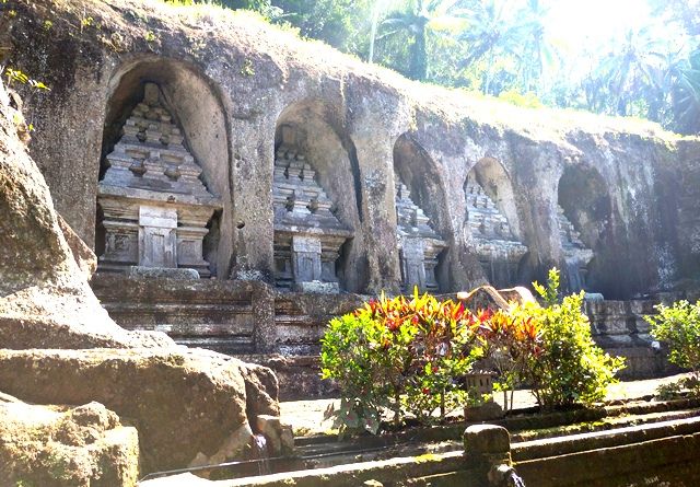 Candi Padas Di Gunung Kawi Nasi