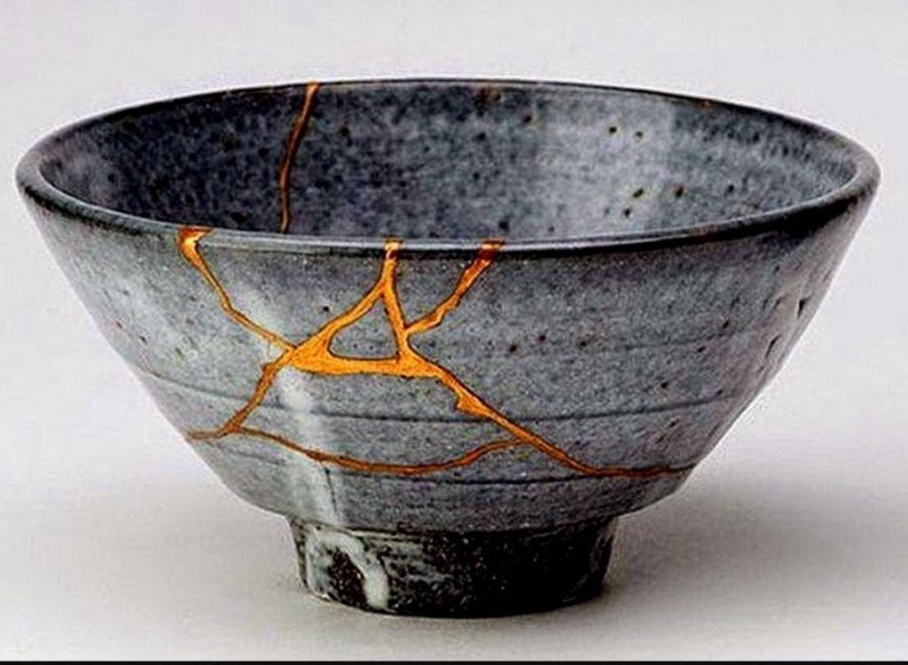 Kintsugi dan Seni Merangkai Luka Menjadi Sesuatu yang  Kintsugi dan Seni Merangkai Luka Menjadi Sesuatu yang
