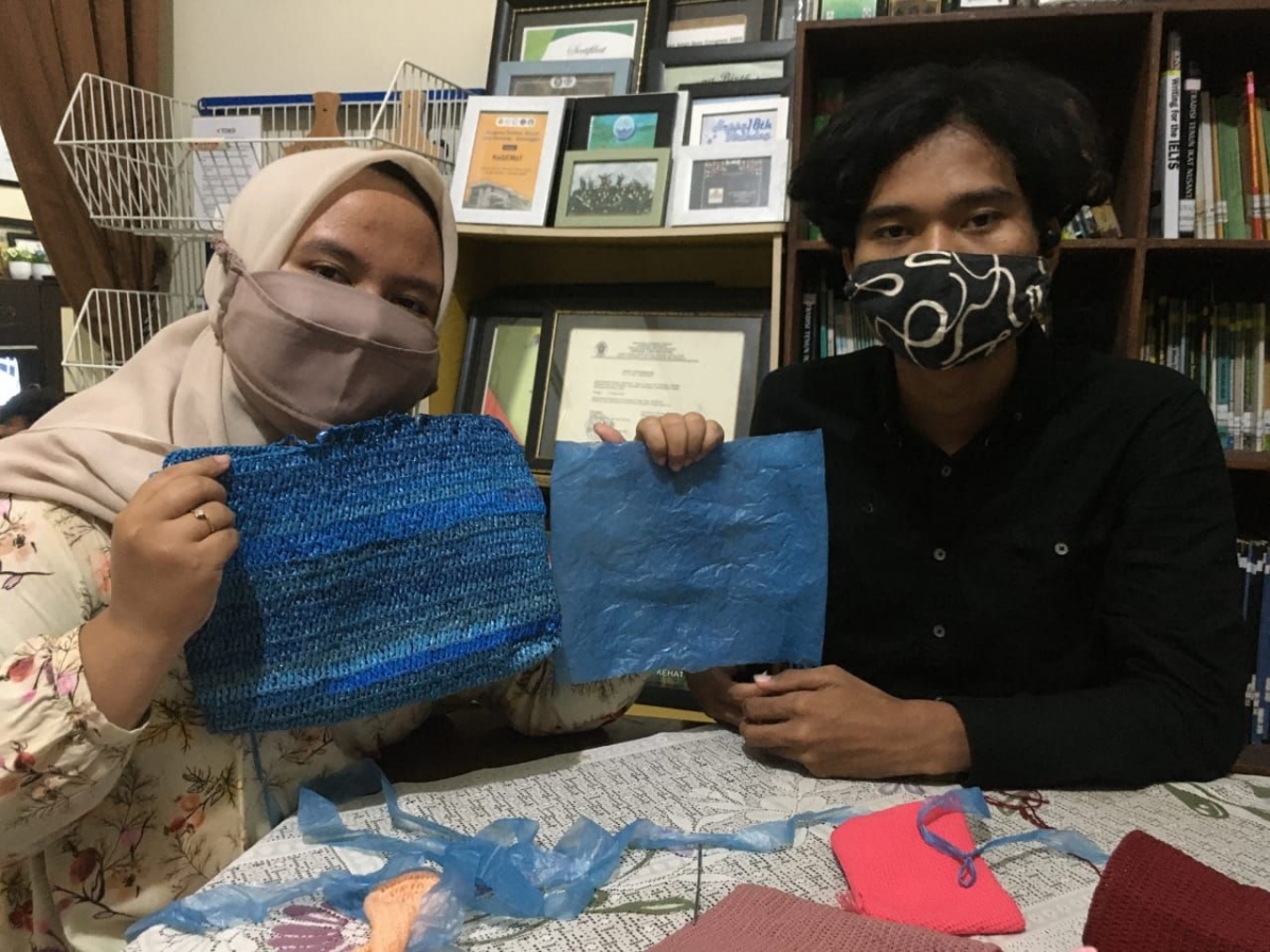Dukung Pengurangan Sampah Plastik Mahasiswa KKN Undip Dukung Pengurangan Sampah Plastik Mahasiswa KKN Undip