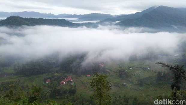 Keindahan Alam Yang Tersembunyi Di Ciamis Negeri Di Atas Awan Puncak Bangku Halaman 1 Kompasiana Com