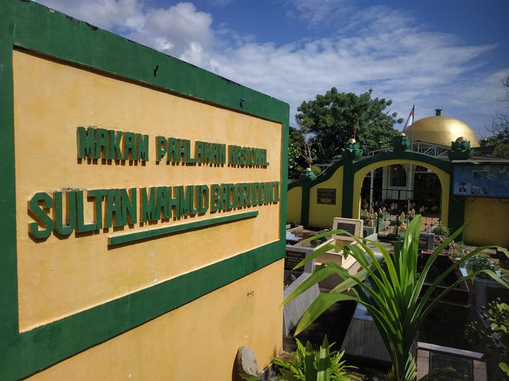 Melihat Dari Dekat Makam Sultan Mahmud Badaruddin Ii Di Ternate Halaman All Kompasiana Com