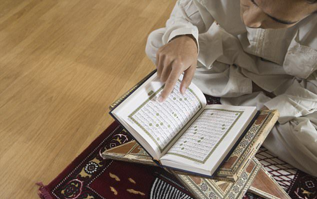 Belajar Mengaji Al Quran di Bulan Suci Ramadhan Halaman 1 - Kompasiana.com