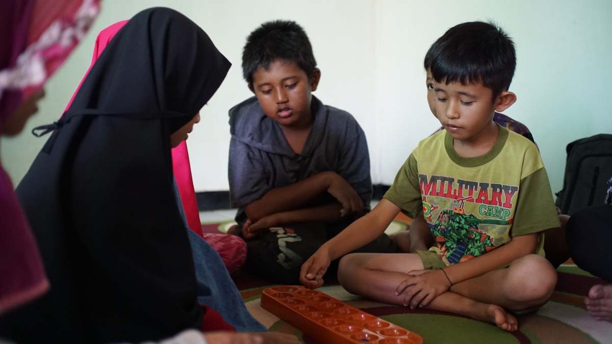 Mahasiswa Kampus Mengajar Gunakan Permainan Tradisional sebagai Media Permainan Tradisional Sebagai Media Pembelajaran Mahasiswa Kampus Mengajar Gunakan Permainan Tradisional sebagai Media - Permainan Tradisional Sebagai Media Pembelajaran