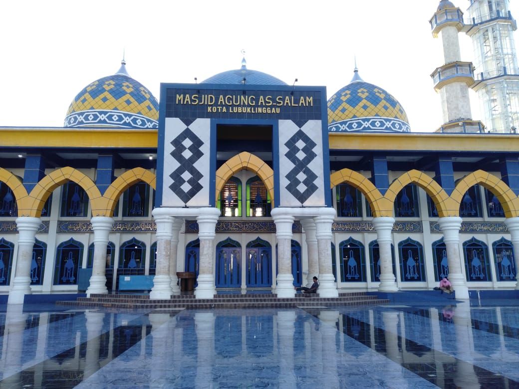 Masjid Agung As-salam, Tempat Ibadah Sekaligus Wisata Hits di Lubuk