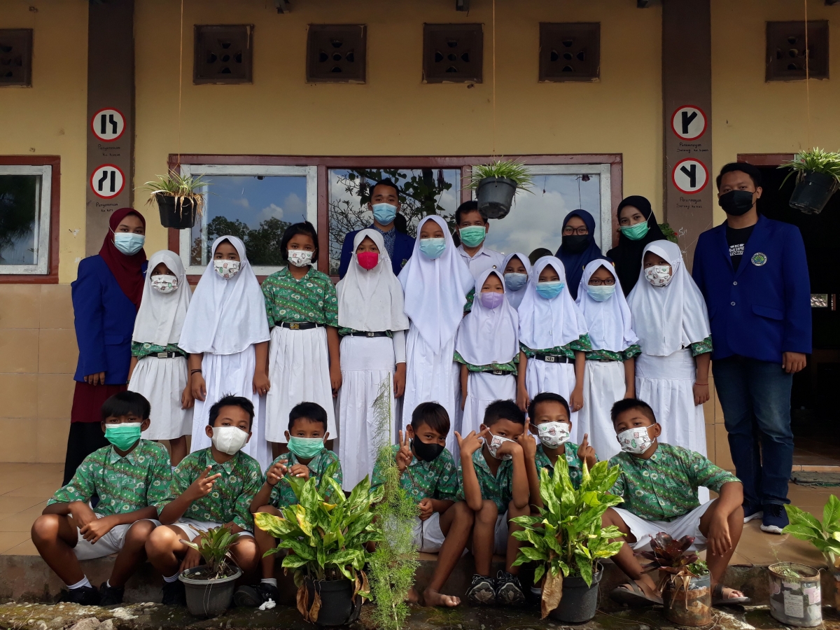 Pelaksanaan Program Kerja Ruang  Belajar  Oleh Mahasiswa  KKN  Pelaksanaan Program Kerja Ruang  Belajar  Oleh Mahasiswa  KKN