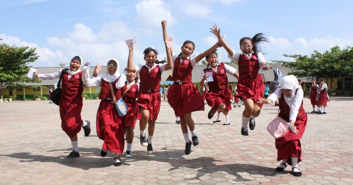 Komunisme dan pendidikan di dunia modern