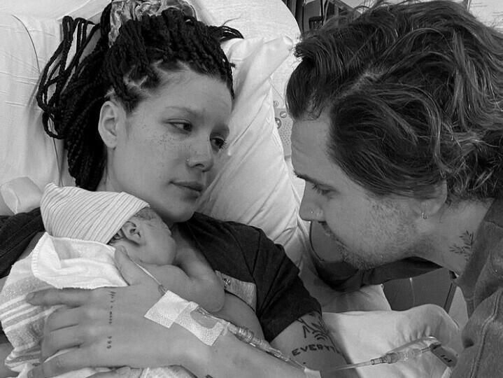 4 Fakta Kelahiran Anak Halsey Ender Ridley Aydin Halaman 1 Kompasiana Com