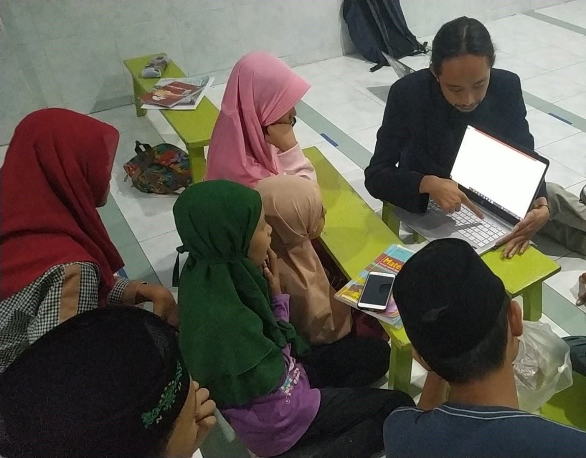 Melalui KKN BTV 3 Mahasiswa UNEJ Mengadakan Pelatihan Microsoft ...