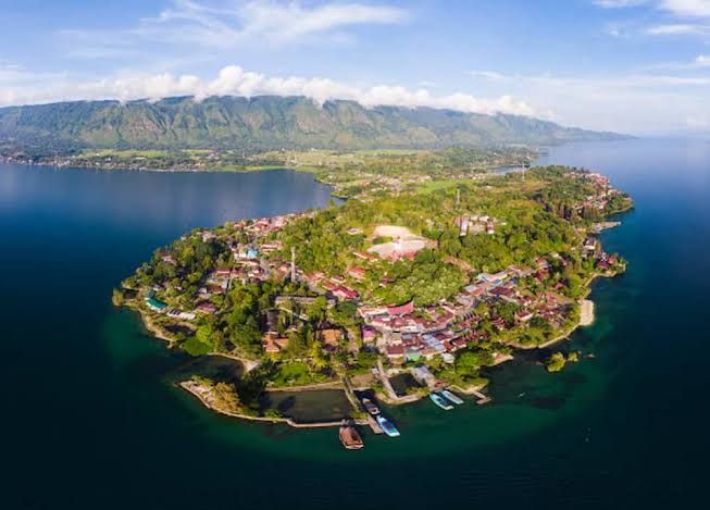 Pulau Samosir ; Keindahan Alam dan Kekayaan Warisan Budayanya Menjadi  Magnet Bagi Para Wisatawan Halaman 1 - Kompasiana.com