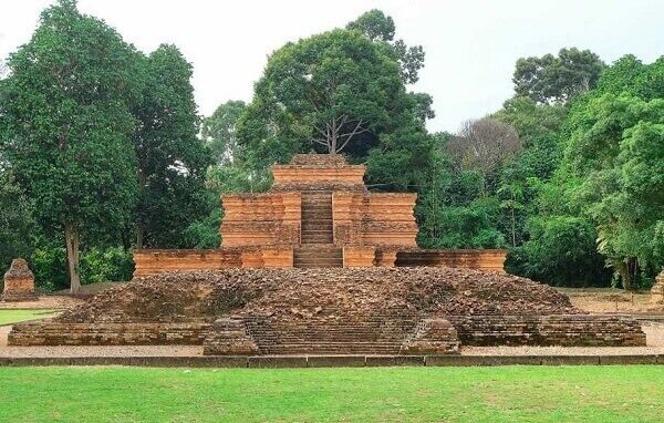 Mengenal Candi Muaro Jambi Peninggalan Kerajaan Sriwijaya Terluas Se Asia Tenggara Di Jambi Kompasiana Com