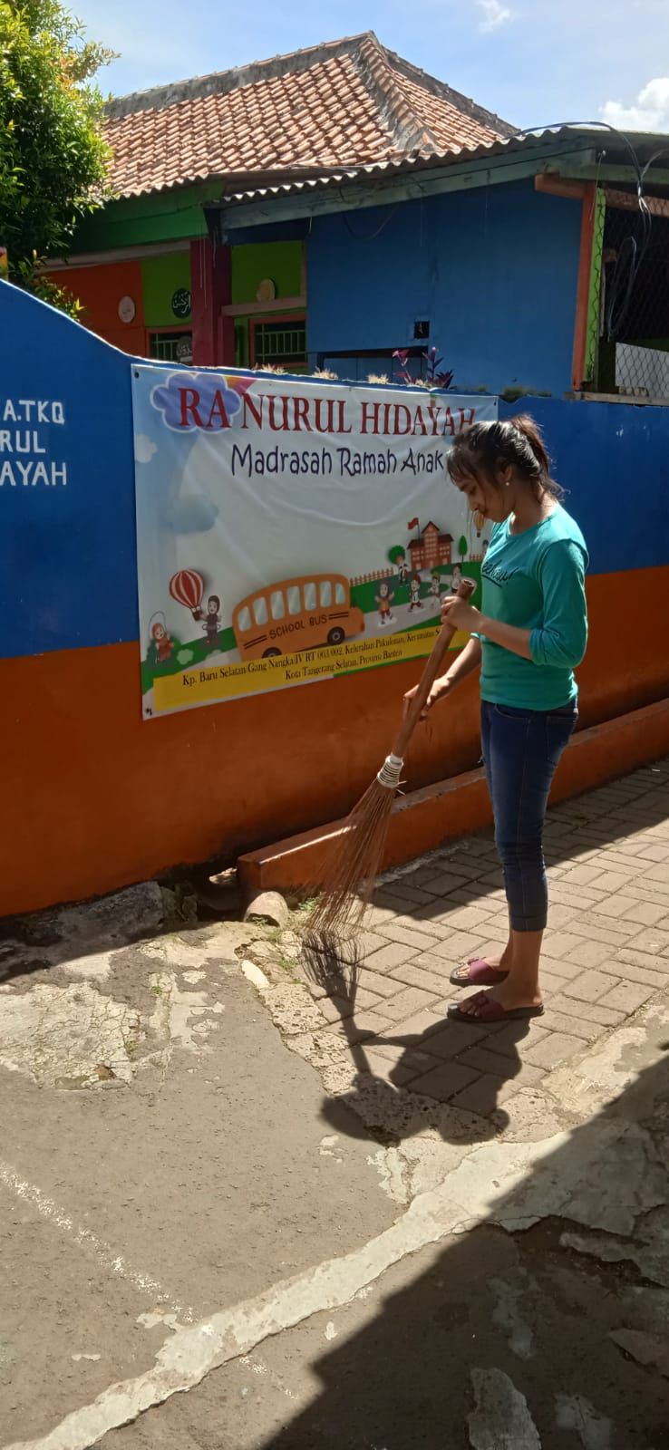 Kesadaran Kebersihan Di Lingkungan Sekolah Halaman 1 - Kompasiana.com