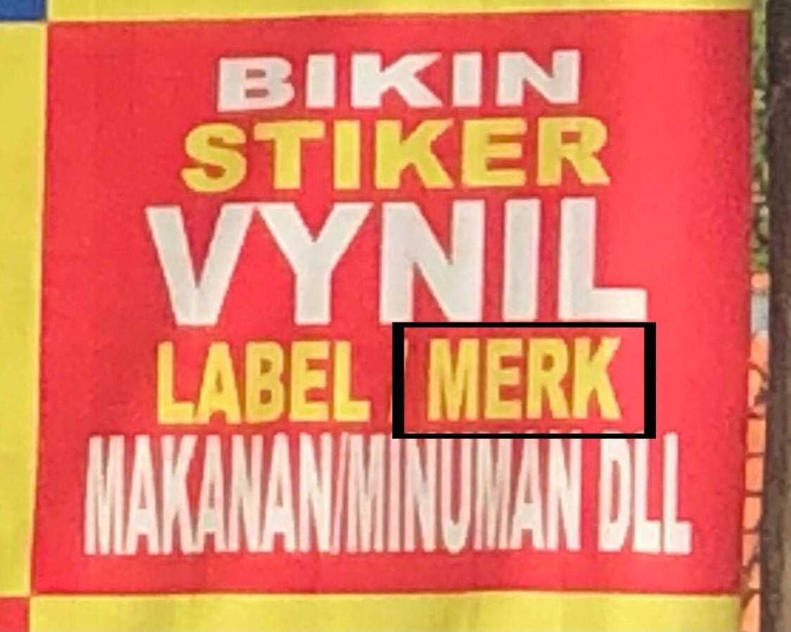 Analisis Penggunaan Kata Baku dan Tidak Baku pada Spanduk yang Terdapat