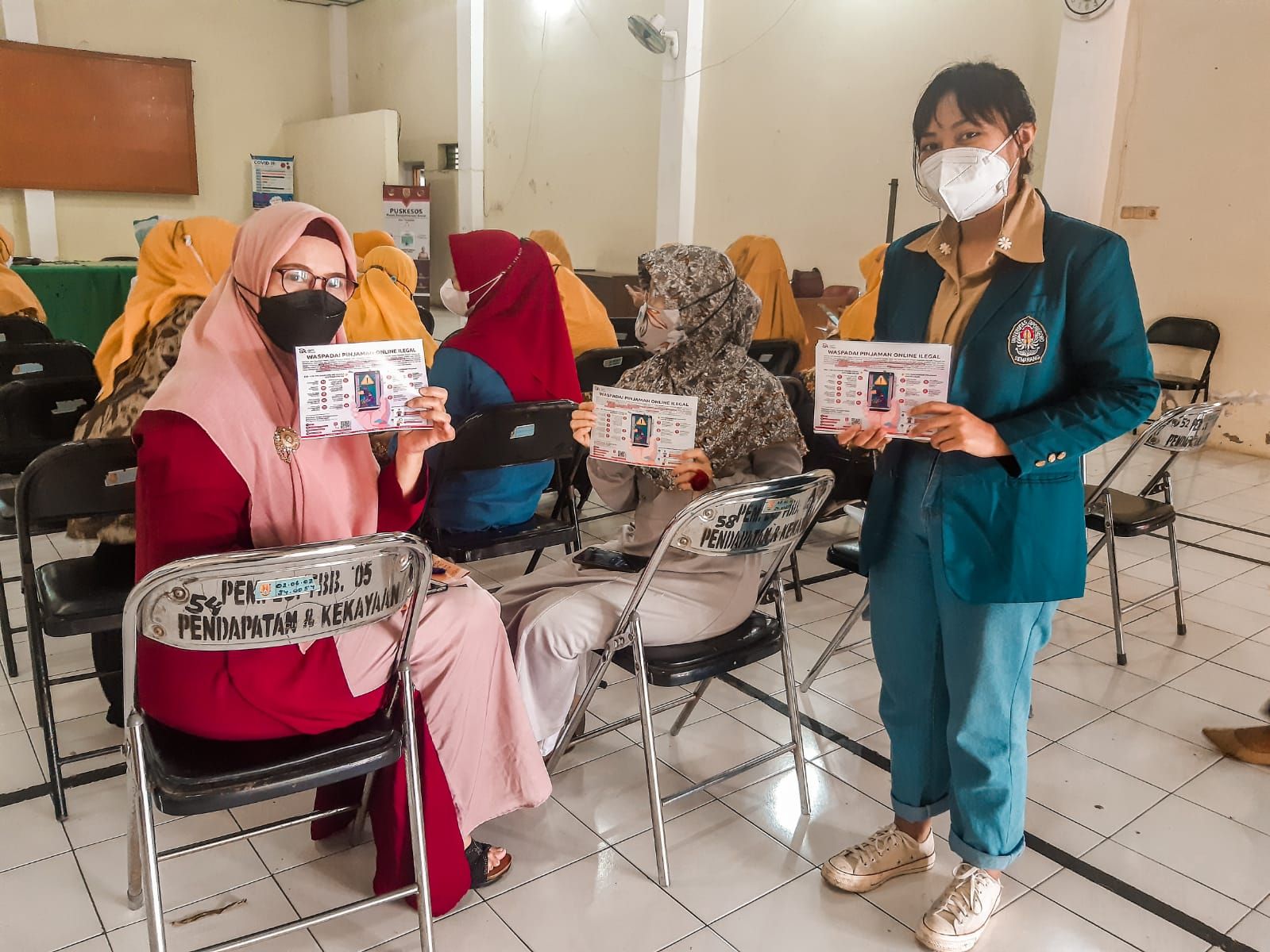 Pinjol Ilegal Meresahkan Warga Di Tengah Pandemi, Mahasiswa KKN UNDIP ...