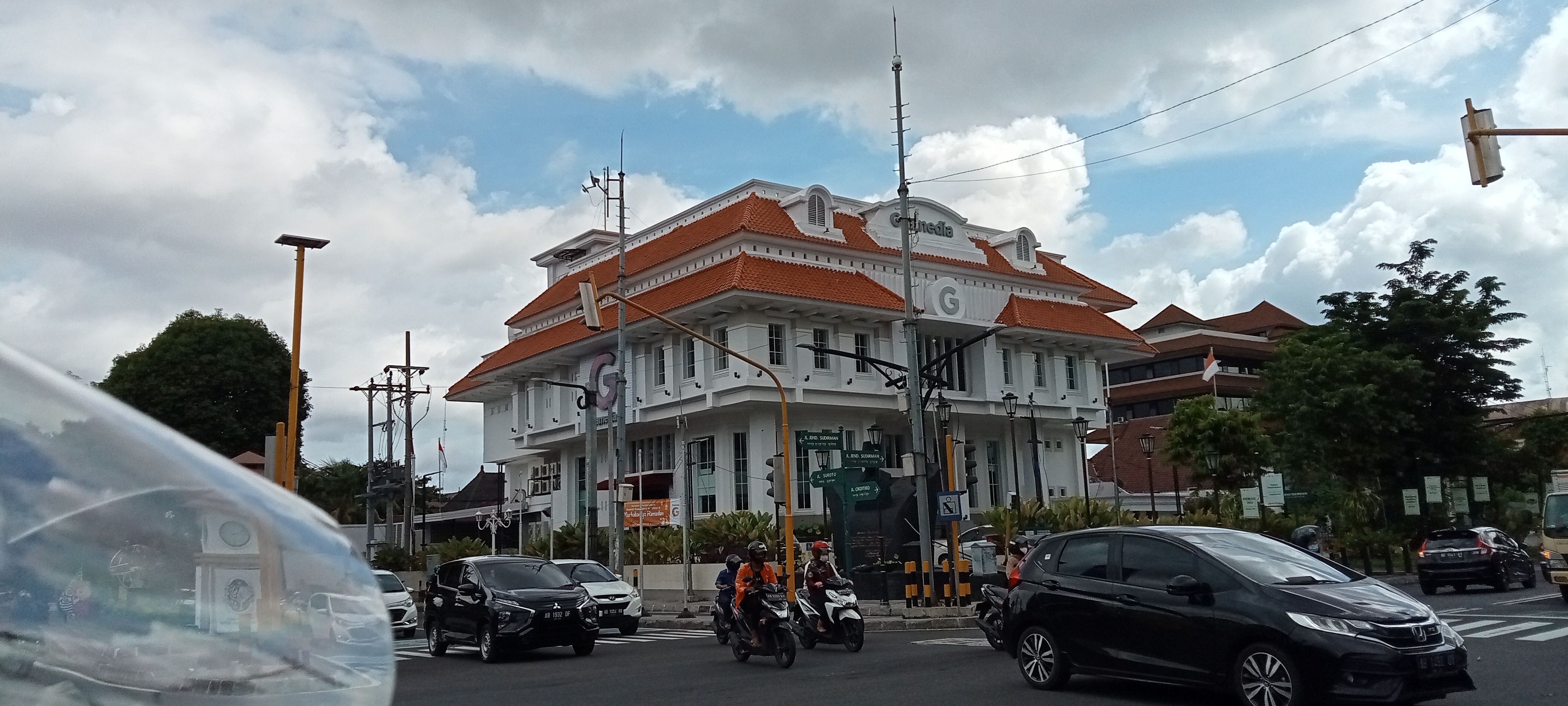 Menjelajahi Dunia Bola Basket Gramedia