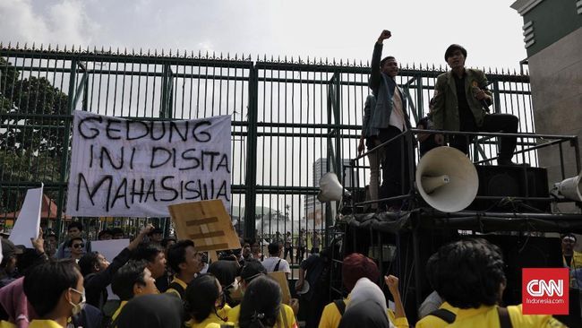 Aksi Demonstrasi Yang Dilakukan Oleh Sekumpulan Mahasiswa - Kompasiana.com