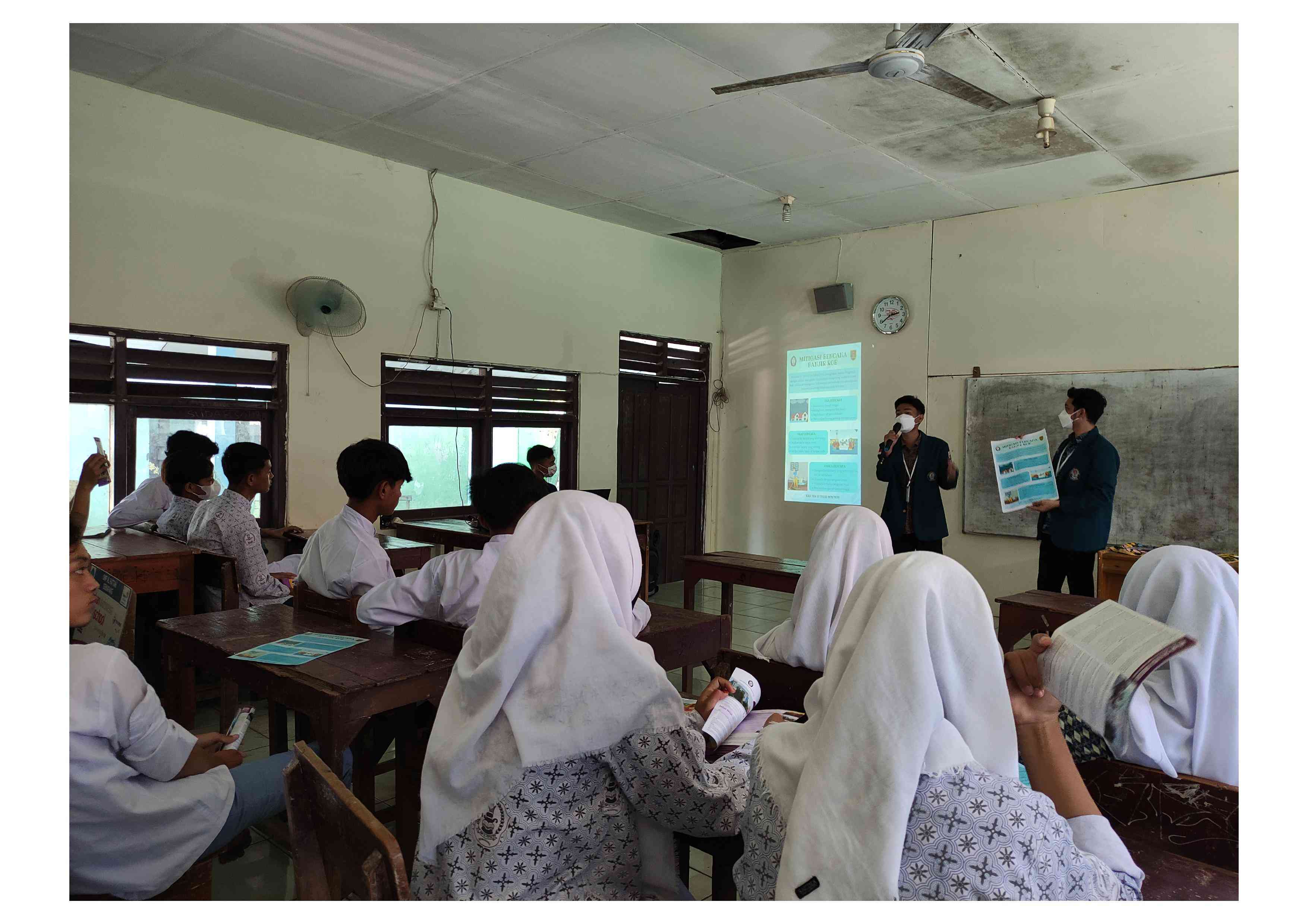 Mahasiswa KKN UNDIP Sosialisasikan Mitigasi Bencana Banjir Rob Kepada ...