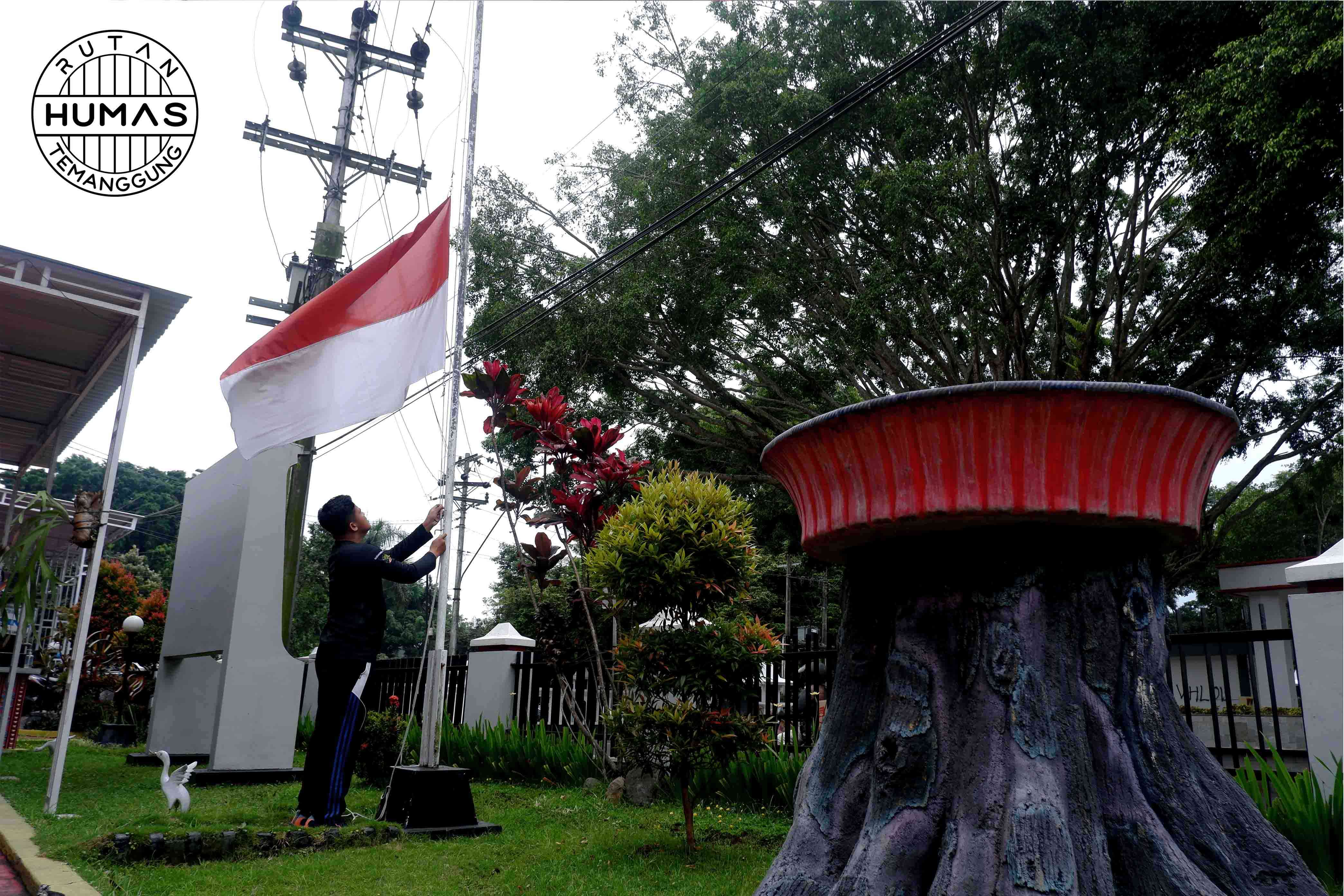 Rutan Temanggung Kibarkan Bendera Setengah Tiang Mengenang Gugurnya ...