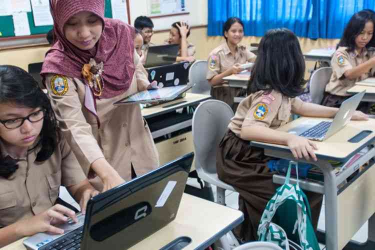 Pentingnya Pendidikan Literasi Digital Di Sekolah Halaman 1 ...