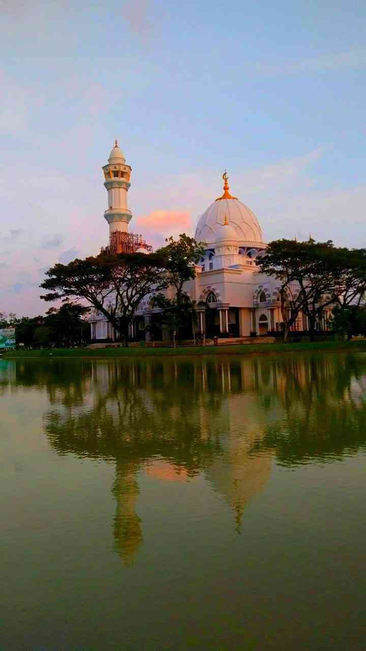 Megahnya Masjid Safinatul Ulum - Kompasiana.com